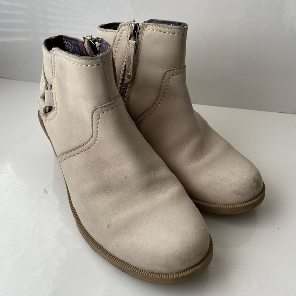 Teva Foxy Nubuck Heeled Ankle Boot in Light Taupe Size 7.5 - Picture 2 of 10